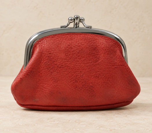 Old-rose pebbled leather kiss-lock coin pouch AIL-CP-0032, three-quarter view